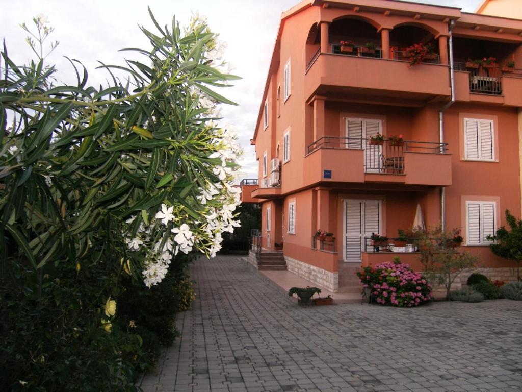 Apartments Juran Sukosan Ngoại thất bức ảnh